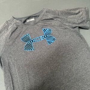 Boys Under Armour Athletic Shirt Blue Size 7